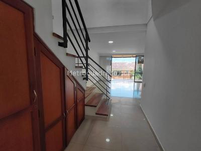 Casa de 3 alcobas en arriendo en Los Benedictinos, Envigado, 153 m² · foto 12 de 18