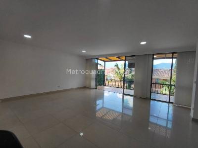 Casa de 3 alcobas en arriendo en Los Benedictinos, Envigado, 153 m² · foto 13 de 18