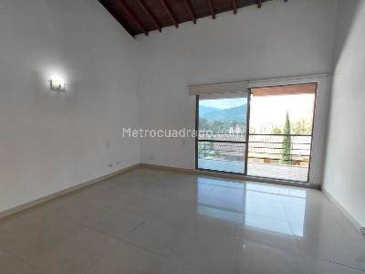 Casa de 3 alcobas en arriendo en Los Benedictinos, Envigado, 153 m² · foto 17 de 18