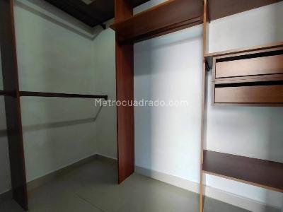 Casa de 3 alcobas en arriendo en Los Benedictinos, Envigado, 153 m² · foto 4 de 18