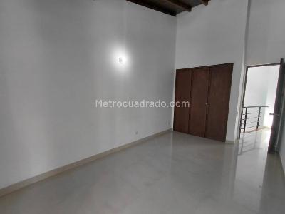 Casa de 3 alcobas en arriendo en Los Benedictinos, Envigado, 153 m² · foto 5 de 18