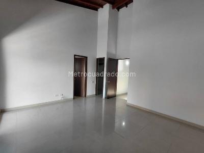 Casa de 3 alcobas en arriendo en Los Benedictinos, Envigado, 153 m² · foto 7 de 18