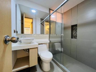 Apartamento de 2 alcobas en arriendo en Loma De Las Brujas, Envigado, 84 m² · foto 10 de 10