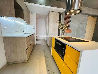 Apartamento de 2 alcobas en arriendo en Loma De Las Brujas, Envigado, 84 m² · foto 2 de 10