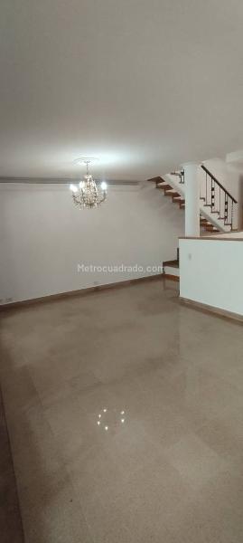 Casa Hermosa de 4 Alcobas en Loma del Campestre - 3