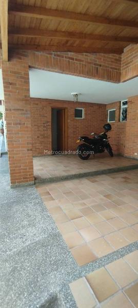 Casa Hermosa de 4 Alcobas en Loma del Campestre - 6