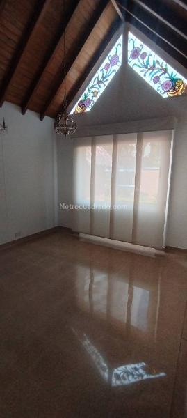 Casa Hermosa de 4 Alcobas en Loma del Campestre - 9