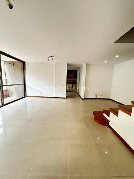 Apartamento de 3 Alcobas con Cocina Moderna en El Poblado - 3