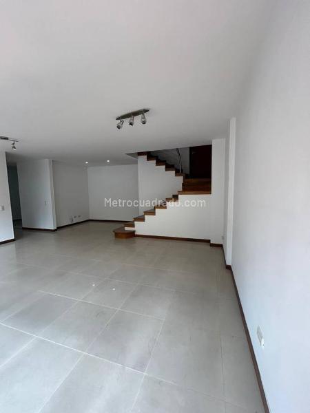 Apartamento de 3 Alcobas con Cocina Moderna en El Poblado - 7