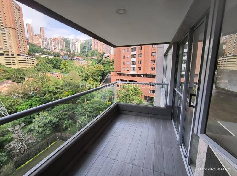 Bright 2BR Apartment in Loma De San Julian