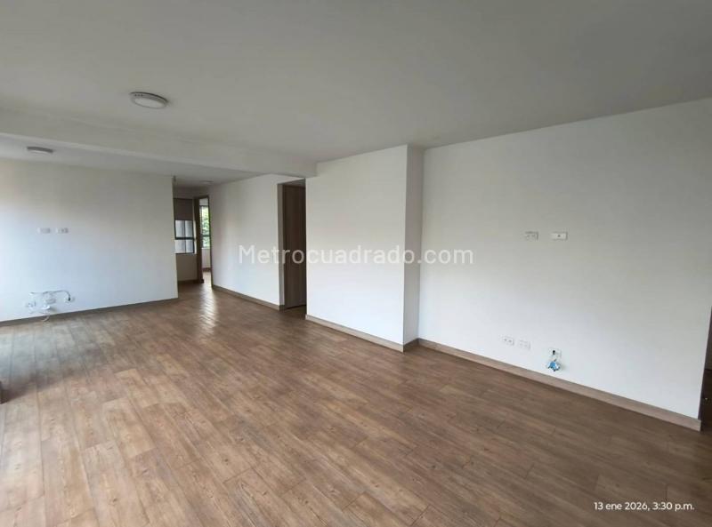 Apartamento Luminoso de 2 Alcobas en Loma de San Julián - 5
