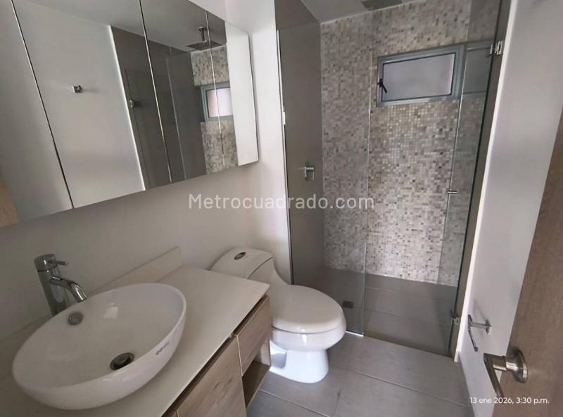 Apartamento Luminoso de 2 Alcobas en Loma de San Julián - 7