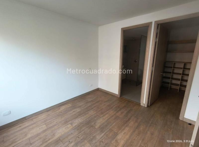 Apartamento Luminoso de 2 Alcobas en Loma de San Julián - 8
