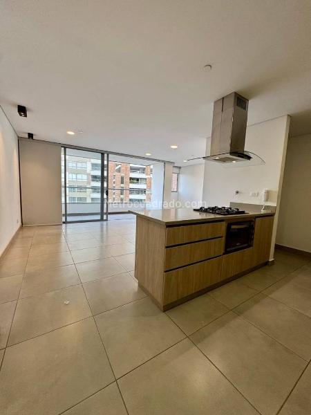 Apartamento Moderno y Luminoso de 2 Alcobas con Vista en Loma del Chocho - 2