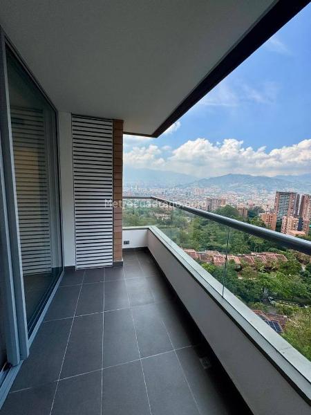 Apartamento Moderno y Luminoso de 2 Alcobas con Vista en Loma del Chocho - 5