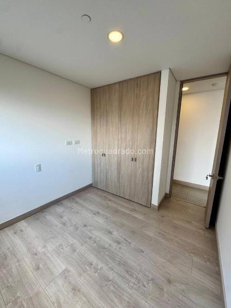 Apartamento Moderno y Luminoso de 2 Alcobas con Vista en Loma del Chocho - 8