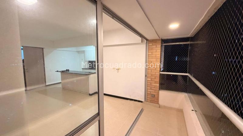 Amplio Apartamento de 3 Alcobas Cerca de Sabaneta