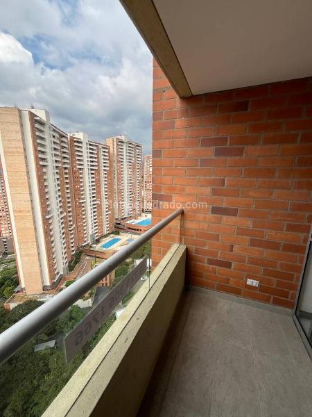 Spacious 3BR Apartment in Alto de las Flores - 2