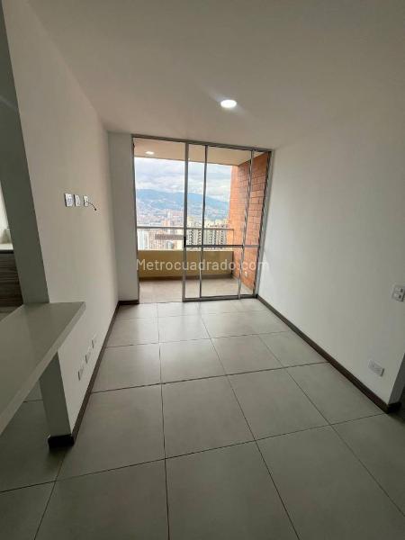 Spacious 3BR Apartment in Alto de las Flores - 4