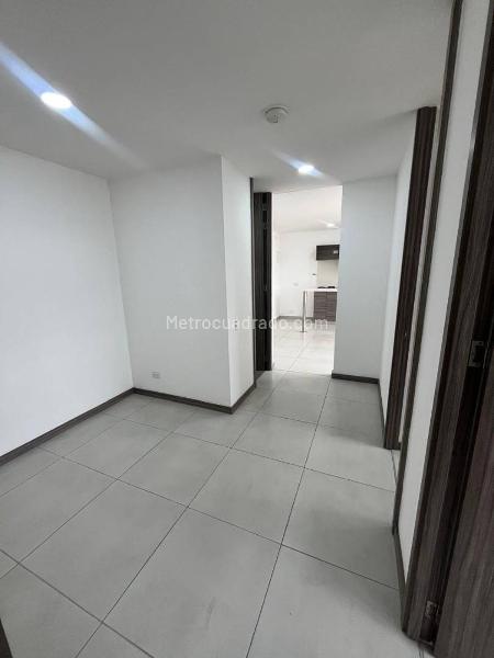 Spacious 3BR Apartment in Alto de las Flores - 5