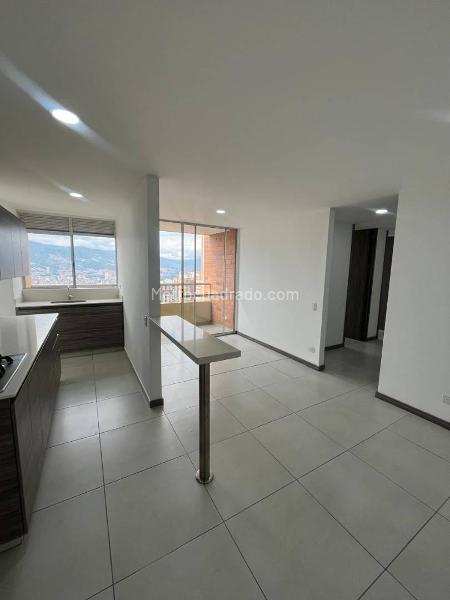 Spacious 3BR Apartment in Alto de las Flores - 7