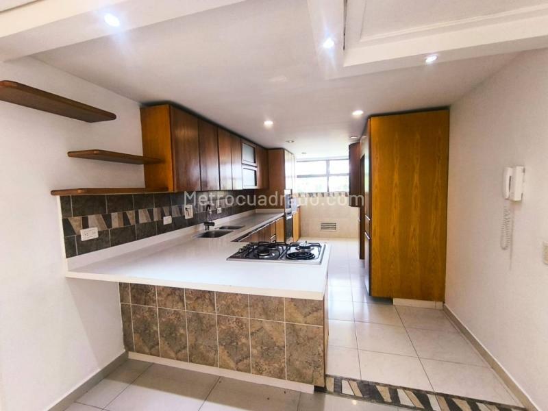 Apartamento Exclusivo de 3 Alcobas en El Poblado - 2