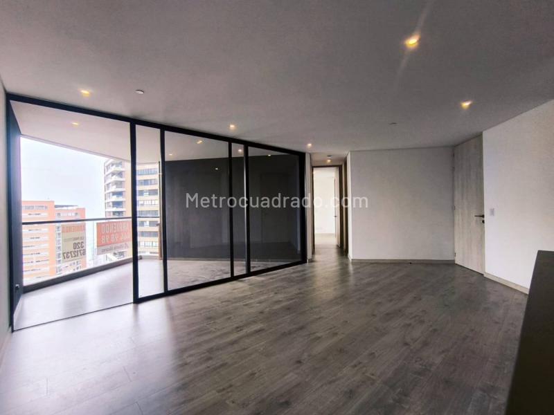 Apartamento en Alquiler cerca a Las Palmas con Parqueadero Privado - 5