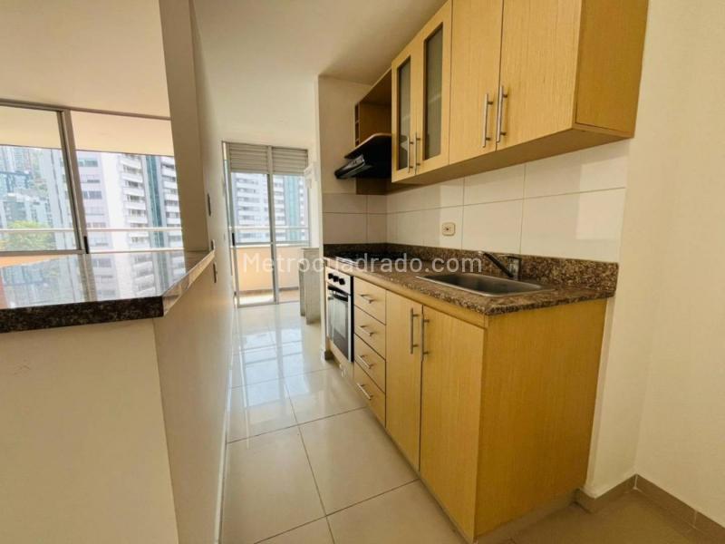 Apartamento Cómodo de 3 Alcobas en La Loma del Indio - 2