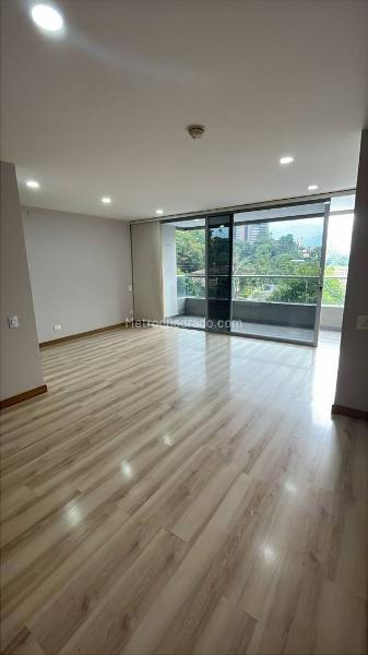 Amplio apartamento de 3 habitaciones en Loma Benedictinos - 2