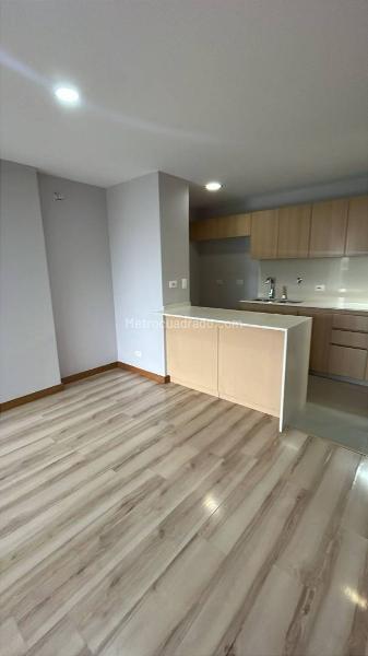 Amplio apartamento de 3 habitaciones en Loma Benedictinos - 5