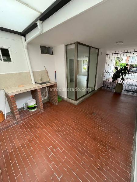 Casa en Arriendo, Loma De Las Brujas, Envigado - Więcej