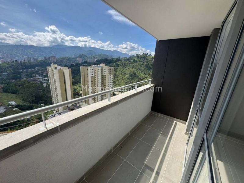 Apartamento en arriendo con 3 habitaciones en La Aldea, La Estrella