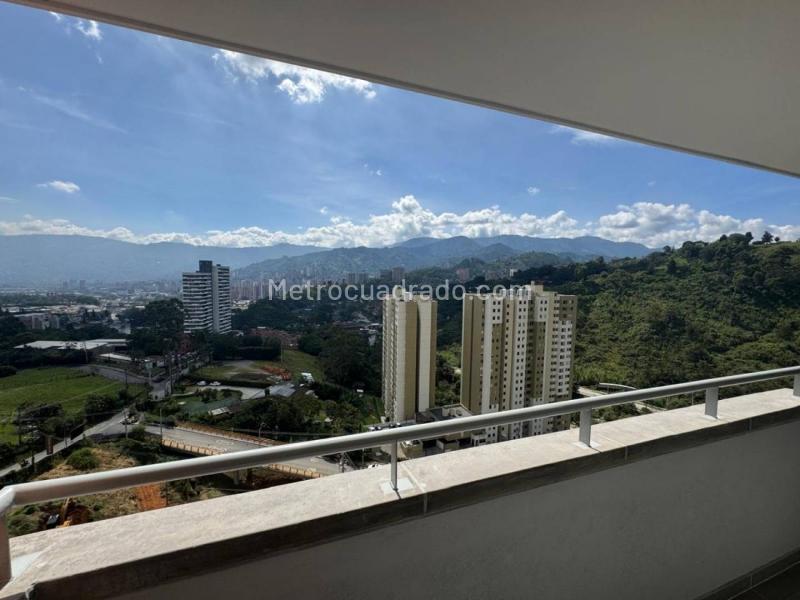 Apartamento en arriendo con 3 habitaciones en La Aldea, La Estrella - 2