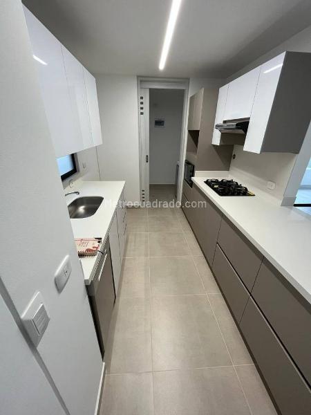 3BR Apartment with Balcony in Poblado near San Diego Mall - 4