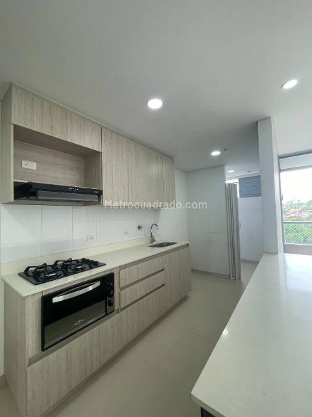 3BR Apartment in Loma Del Escobero (74 m²) - 3