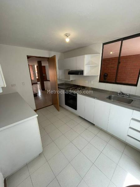 4BR House in Loma De Las Brujas (200 m²) - 2
