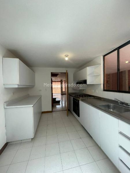 4BR House in Loma De Las Brujas (200 m²) - 3