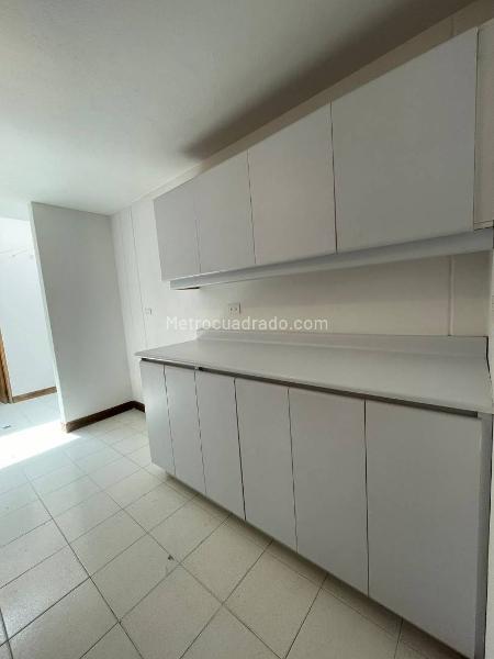 4BR House in Loma De Las Brujas (200 m²) - 4