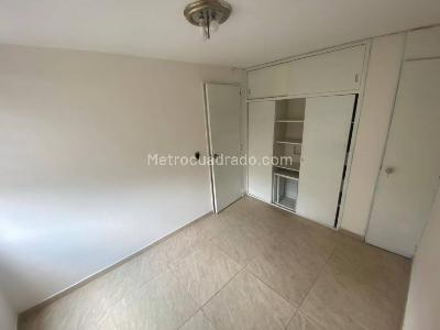 Apartamento de 3 alcobas en arriendo en Loma Del Indio, Medellín, 60 m² · foto 10 de 16