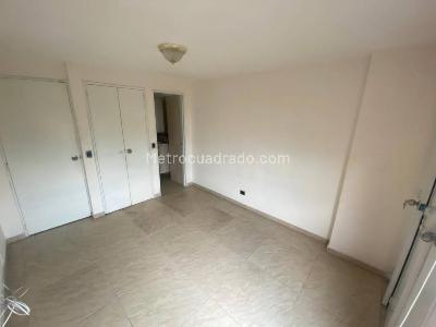 Apartamento de 3 alcobas en arriendo en Loma Del Indio, Medellín, 60 m² · foto 15 de 16