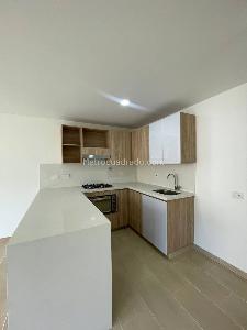 Apartamento de 2 alcobas en arriendo en Camino Verde, Envigado, 70 m² · foto 3 de 14