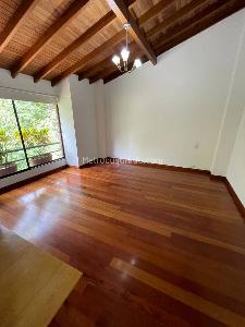 Casa de 4 alcobas en arriendo en La Inferior, Medellín, 260 m² · foto 13 de 20