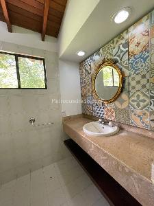 Casa de 4 alcobas en arriendo en La Inferior, Medellín, 260 m² · foto 15 de 20