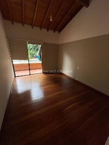 Casa de 4 alcobas en arriendo en La Inferior, Medellín, 260 m² · foto 17 de 20