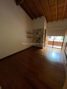 Casa de 4 alcobas en arriendo en La Inferior, Medellín, 260 m² · foto 19 de 20