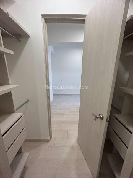 Piso – Envigado, La Paz, Valle de Aburrá - Más