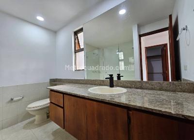 Apartamento en arriendo en El Tesoro, Medellín · foto 10 de 11