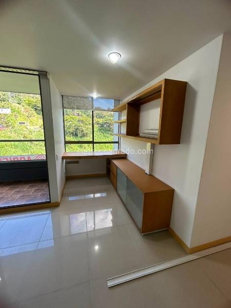 Apartamento en Arriendo, Loma Del Encierro, Medellín - Widok 4