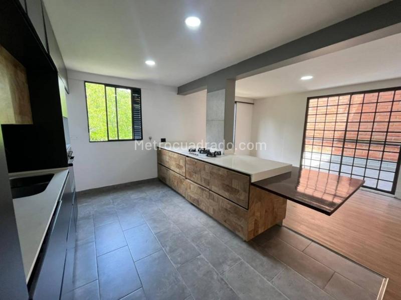 3BR Apartment in Loma Del Escobero (200 m²) - 3
