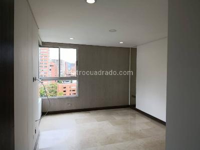 Apartamento de 3 alcobas en arriendo en Loma De Los Parra, Medellín, 136 m² · foto 10 de 15